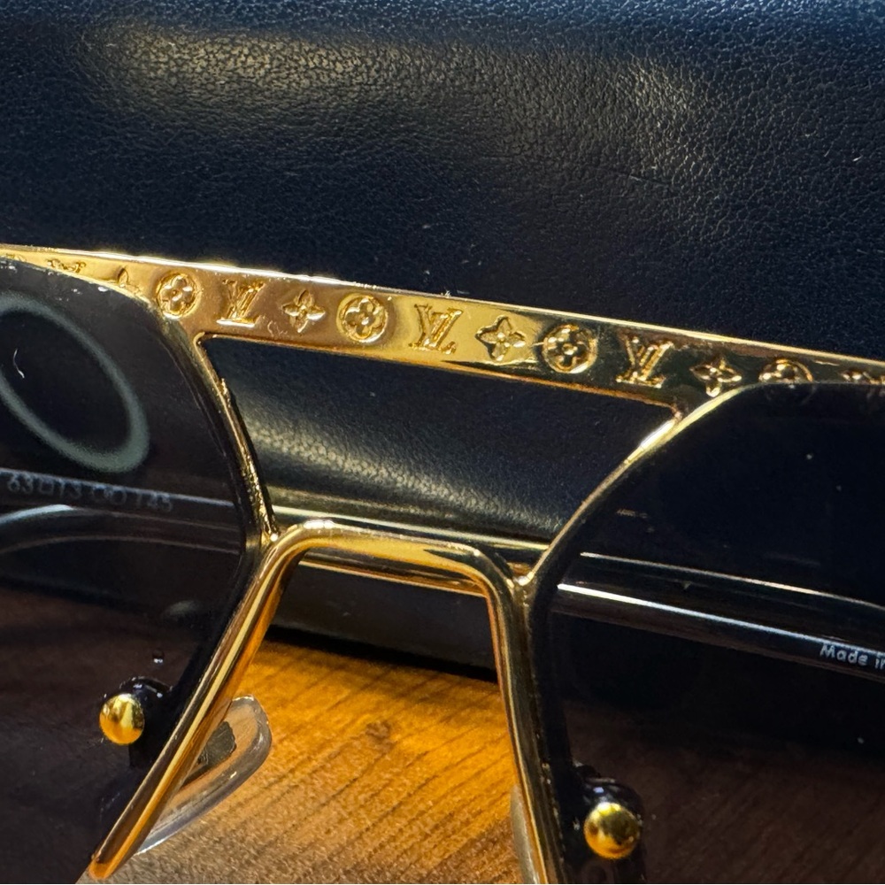 LV Ash Sunglasses - Picture 5 of 7